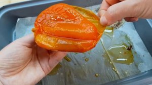 Закуска из запеченного перца с чесноком, которую обязательно стоит попробовать.