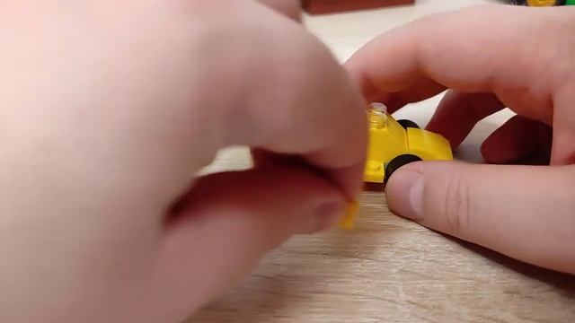 Собираем простой гоночный карт из 25 деталей Лего смотреть онлайн