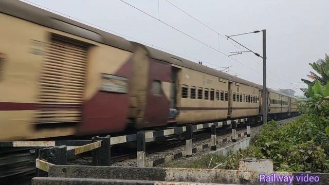 Teesta torsa express alipurduar to sealdah।Full speed 🚄।indianrailways #expresstrain смотреть онлайн