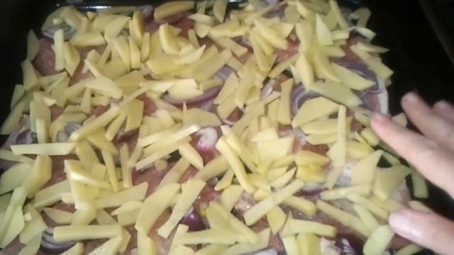 Мясо под картофельной шубой