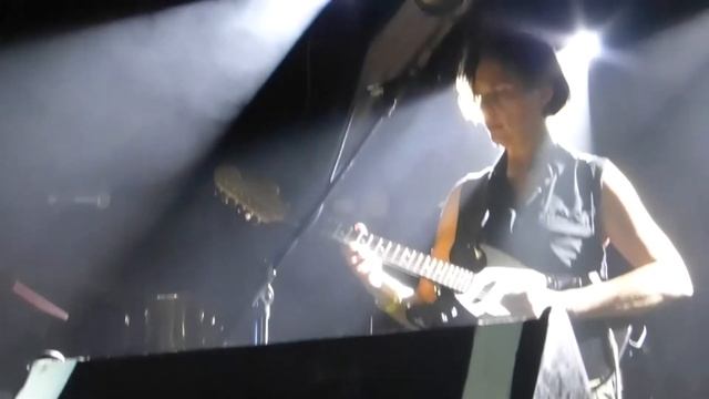 Laetitia Sadier playing Reflectors at Corsica Studios, 27th June 2017 смотреть онлайн