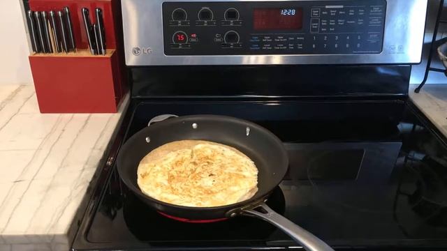 Egg and Salsa Burrito смотреть онлайн
