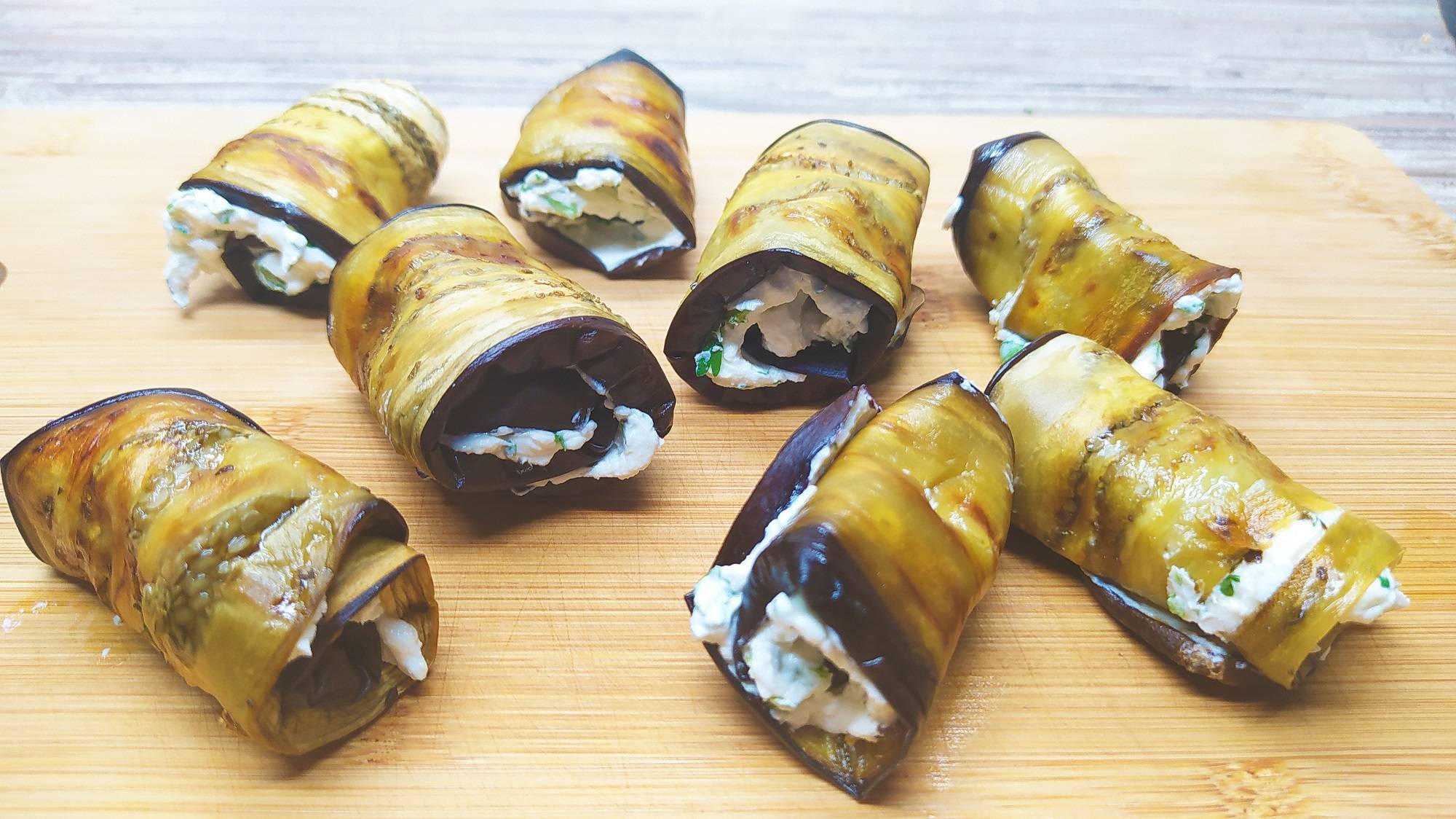 Баклажаны в рулетики