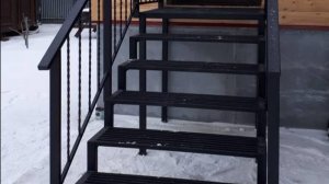Металлическая лестница для крыльца