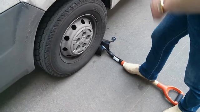 Проверка лопаты Truper на прочность смотреть онлайн