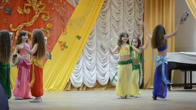 Танец с бубнами Паруса Надежд. ВОСТОЧНЫЙ ТАНЕЦ. Феодосия смотреть онлайн