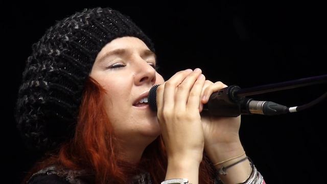 Marina V sings Solitary Man in Russian_P1280287 (Breda 05-09-2015) смотреть онлайн