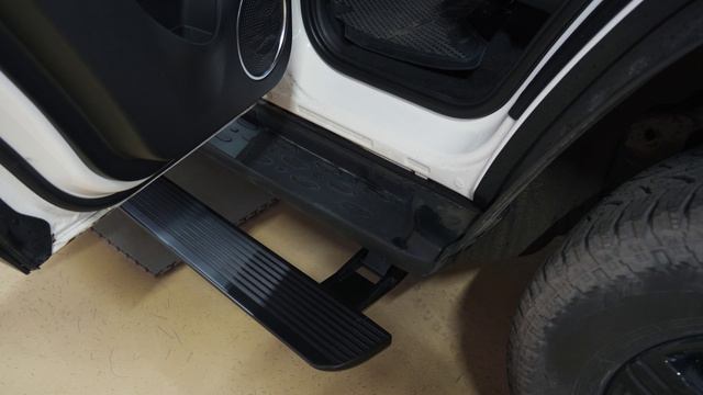 TANK 300 - Электропороги ATS смотреть онлайн