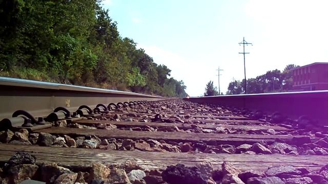 BNSF Coal Empty Accelerates over camera! смотреть онлайн