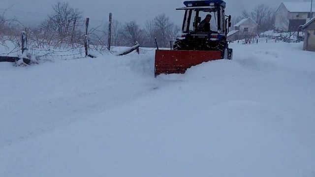 Ciscenje snega Leskovice sa Foton 504 смотреть онлайн