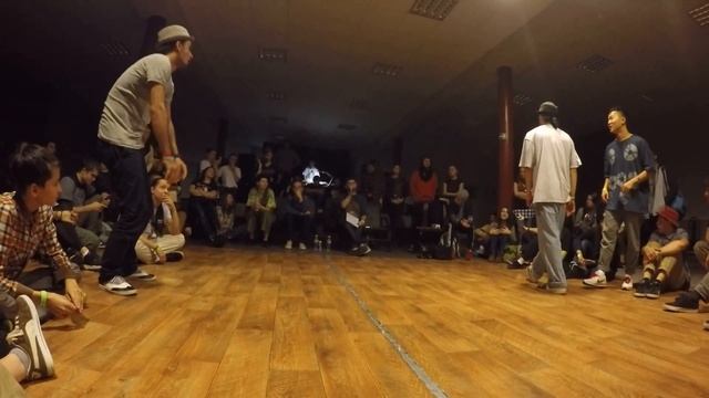 Funky man #8 | Popping 1/8 final | Leo vs Pino4et смотреть онлайн