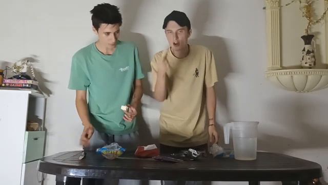 КТО БЫСТРЕЕ СЪЕСТ ЧЕЛЛЕНДЖ/НА НАКАЗАНИЕ