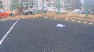 Дрифт на игрушечной БМВ