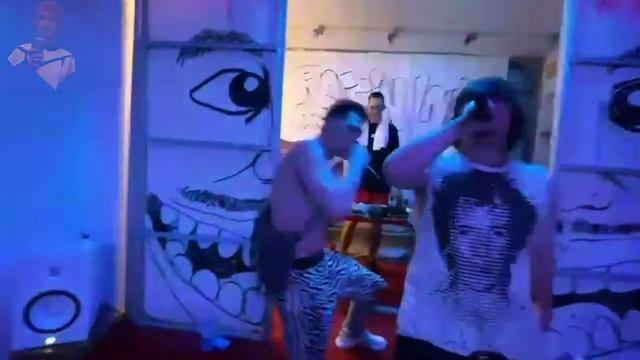 LOVV66,PINQ,SEEMEE,YUNGWAY,VACIO и др. УСТРОИЛИ КОНЦЕРТ ROFFLING LOUD НА ХАТЕ У ПИНКА смотреть онлайн