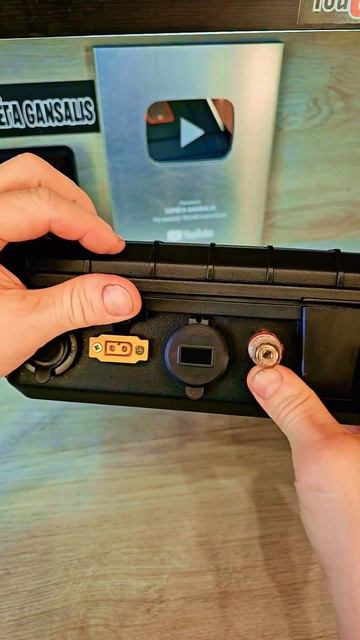 На 8 марта подарок Зойке #подарок #подароклюбимой #8марта #ifepo4 #аккумулятордлямотора смотреть онлайн