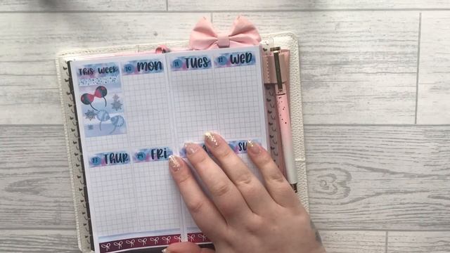 PWM | PP Weeks ft. Lily Blossom Designs смотреть онлайн