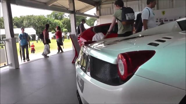Ferrari F12 Berlinetta | Track Flybys | Accelerations | Driving at Goodwood смотреть онлайн