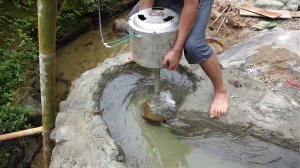 Самодельная гидроэлектрическая водяная турбина в реке!!!