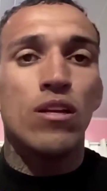 Оливейра грозит вырубить Топурию, а тот обещает закрыть ему рот! #topuria #oliveira #mma #ufc смотреть онлайн