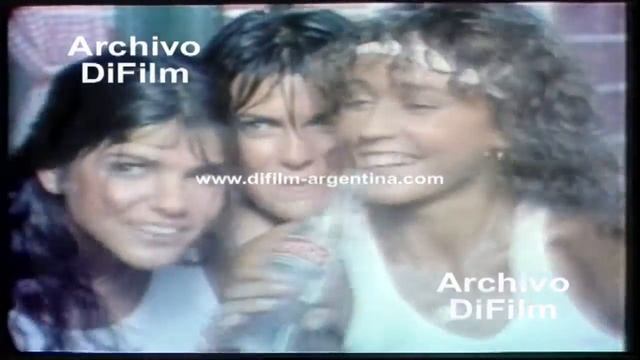 DiFilm - Publicidad Coca Cola Es Asi! (1983)