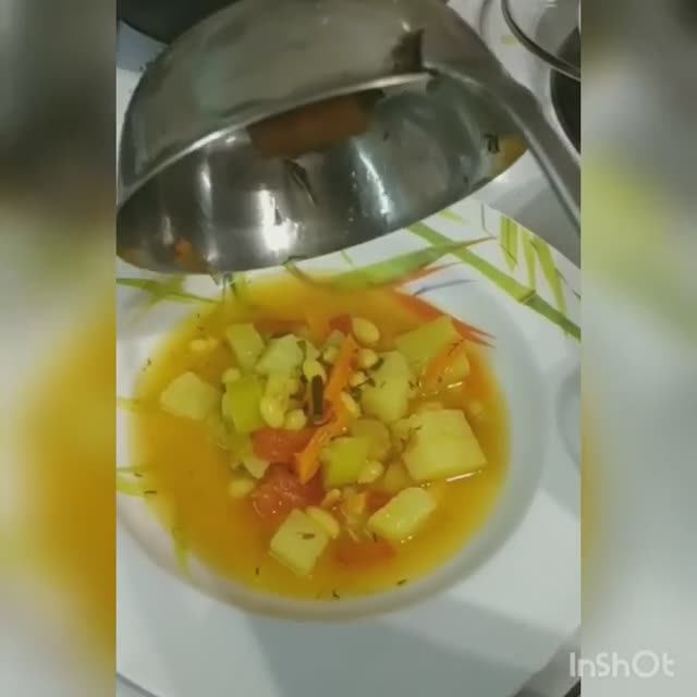 Овощной суп с фасолью и сельдереем