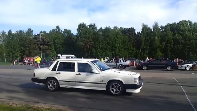 Mitsubishi Lancer Evo III VS Volvo 740 смотреть онлайн