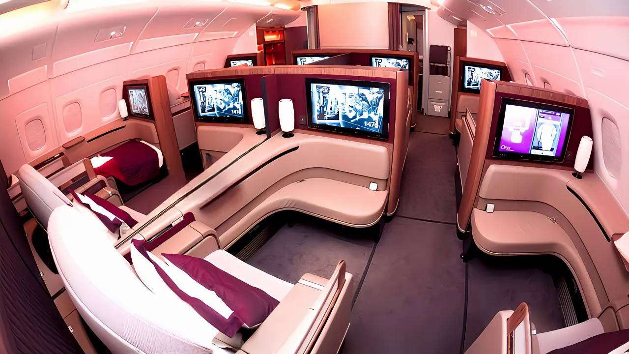 Qatar Airways A380 First Class Flight From Doha To Sydney ｜ Full Flight Experience & Lounge