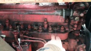 Чиню трактор. Вода попадает в масло.