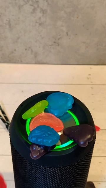 EDUplink Bass Test with Jolly Rancher Gummies! 😱😳😲 смотреть онлайн