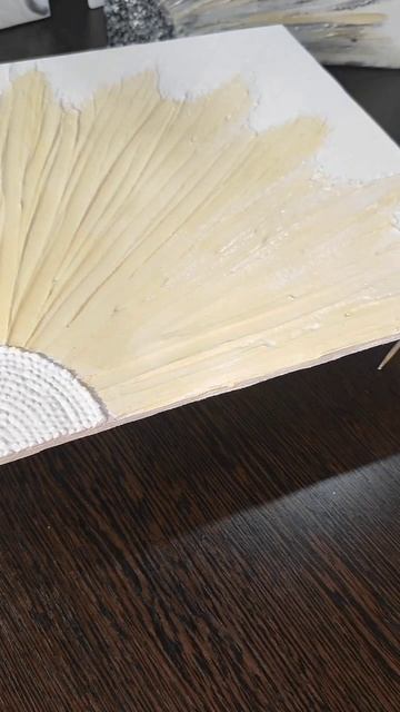 Цветочные мотивы в интерьере. Гипсовое панно в процессе