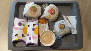 ЗАВТРАКИ МАКДОНАЛДС ВЕРНУЛИСЬ В УКРАИНЕ! МУКБАНГ ЗАВТРАК MCDONALD'S КИЕВ. СНІДАНКИ В МАКДОНАЛЬДС МАК