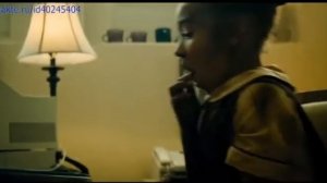 девочка блюет