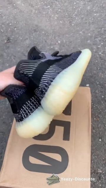 Yeezy Boost 350 V2 'Carbon'