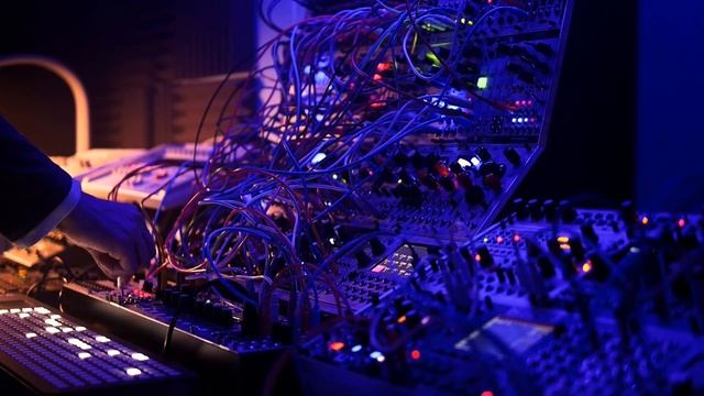 State Azure Apparition Ambient Modular Performance (Vector, E370, Stereo Dipole, Twin Waves) смотреть онлайн