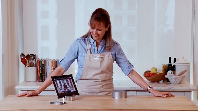Williams-Sonoma Bluetooth Speaker смотреть онлайн