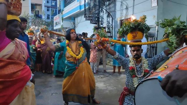 Kothaguda x road Bonalu 2024 video with song #youth icon star Sai Charan #🙏👍🙏👍 смотреть онлайн