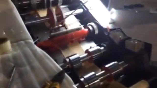 Высечка ручек в бумажных пакетах смотреть онлайн