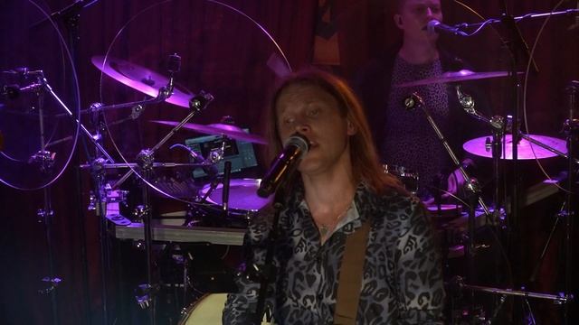 Эту песню обожают все девушки! "Ты так красива" (Quest Pistols cover)