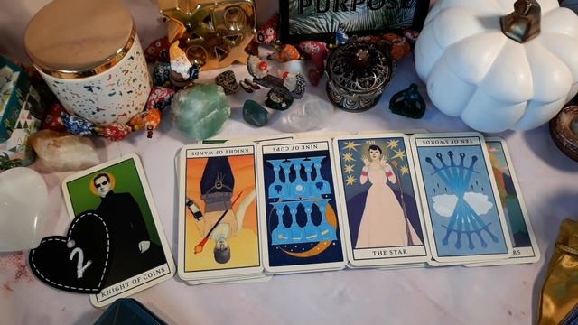 Pick-a-Card: 😍Who Has It Bad for You? (timeless tarot reading!) смотреть онлайн