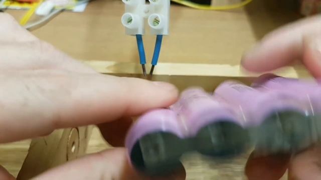DIY Battery Spot Welder - Demonstration & Explanation