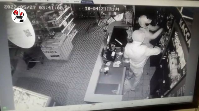 Воры за час обчистили две "Пятёрочки". Real video смотреть онлайн