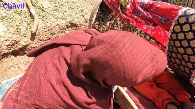 Bathing an Infant in the Mountains: Nomad Style (Iran Nomad life) смотреть онлайн