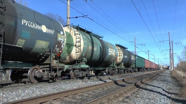 Тепловоз 2ТЭ116к-1020 с грузовым смотреть онлайн