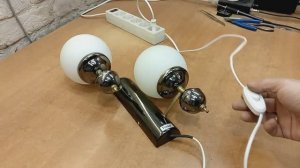 Установка выключателя на провод настольной лампы.