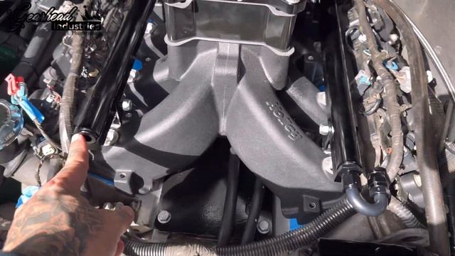 VE SS UTE kamikaze gets new FUEL lines for HOLLEY Manifold смотреть онлайн
