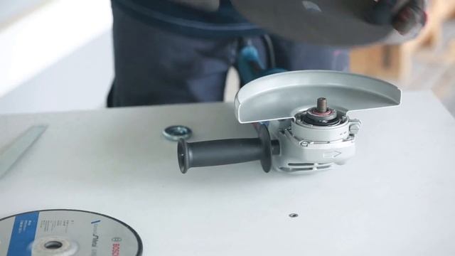 Bosch Angle Grinders GWS 2200 Professional смотреть онлайн