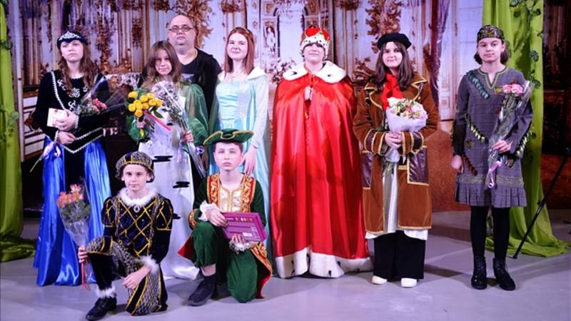 спектакль "Назад в королевство сказок" смотреть онлайн