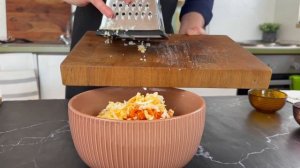 Приготовьте самый ВКУСНЕЙШИЙ салат на скорую руку с простыми ингредиентами!