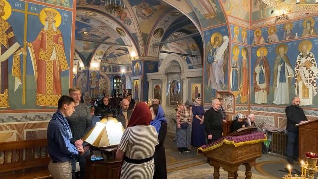 Литургия в Великий Четверток смотреть онлайн