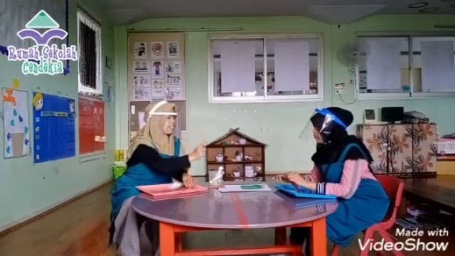 Kegiatan Play Group-Merobek dan Menempel смотреть онлайн